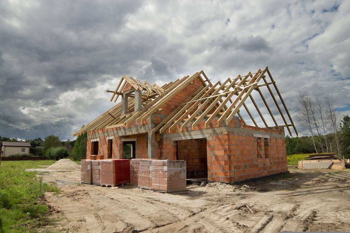 Jaki beton wybrać na fundamenty domu jednorodzinnego?
